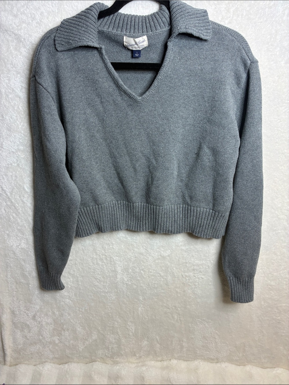 Universal Thread Heather Gray Cropped V-Neck Collared Sweater